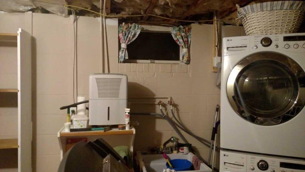 window ini basement laundry room