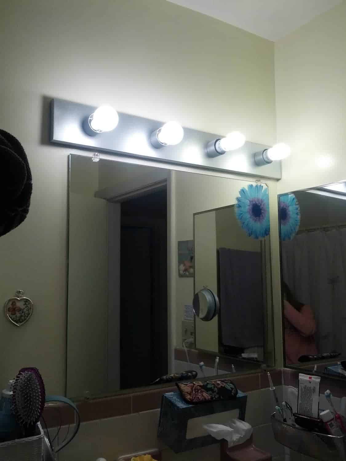 Framing a Mirror http://www.b4andafters.com