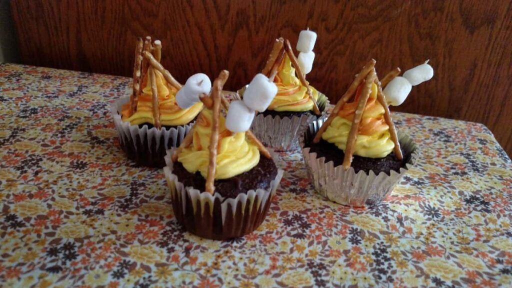 closeup of campfire cupcakes