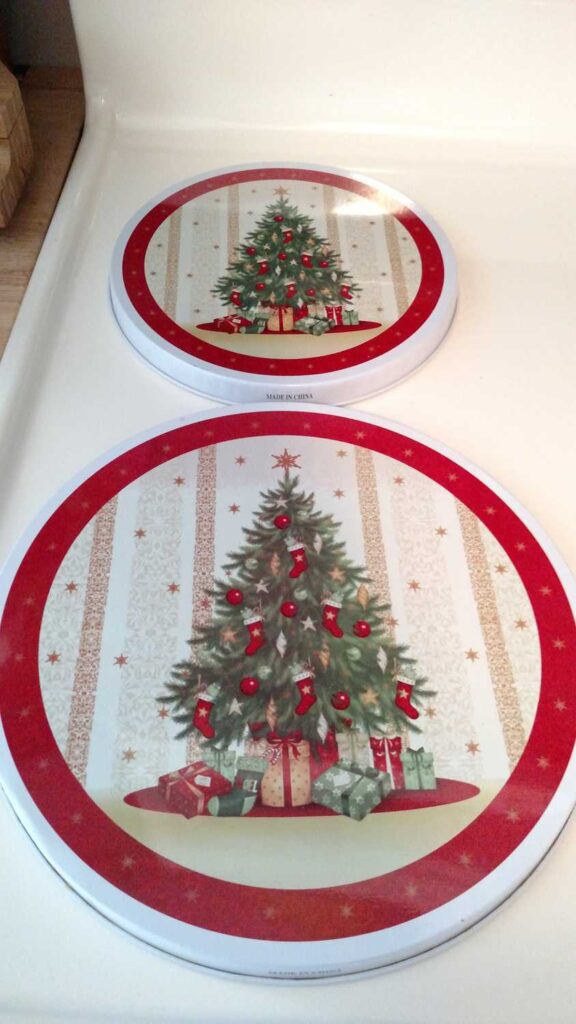 Christmas Stove Burner Covers https://www.b4andafters.com close up of Christmas tree burner covers