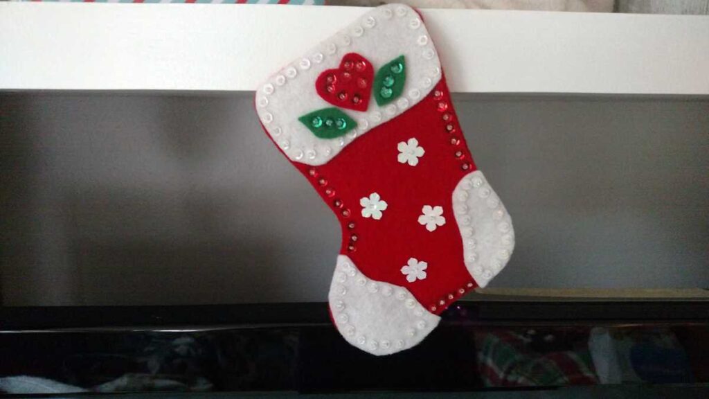 Felt Christmas Stocking Silverware Holders https://www.b4andafters.com red sequin felt christmas stocking