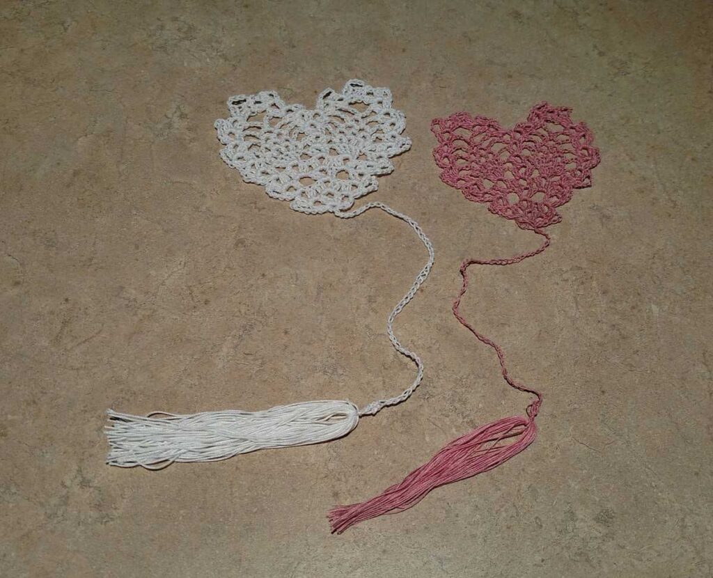 Crocheted Pineapple Heart Bookmark http://www.b4andafters.com pineapple heart bookmarks