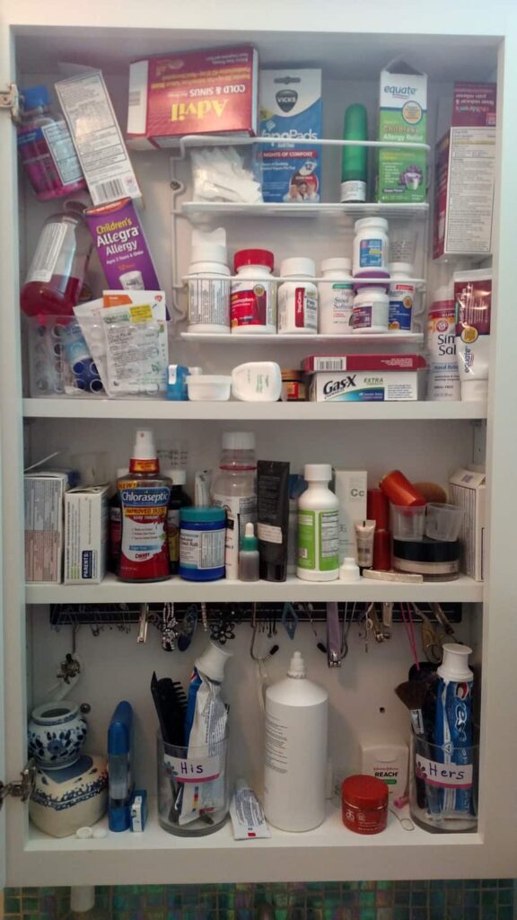 medicine cabinet mostly organized