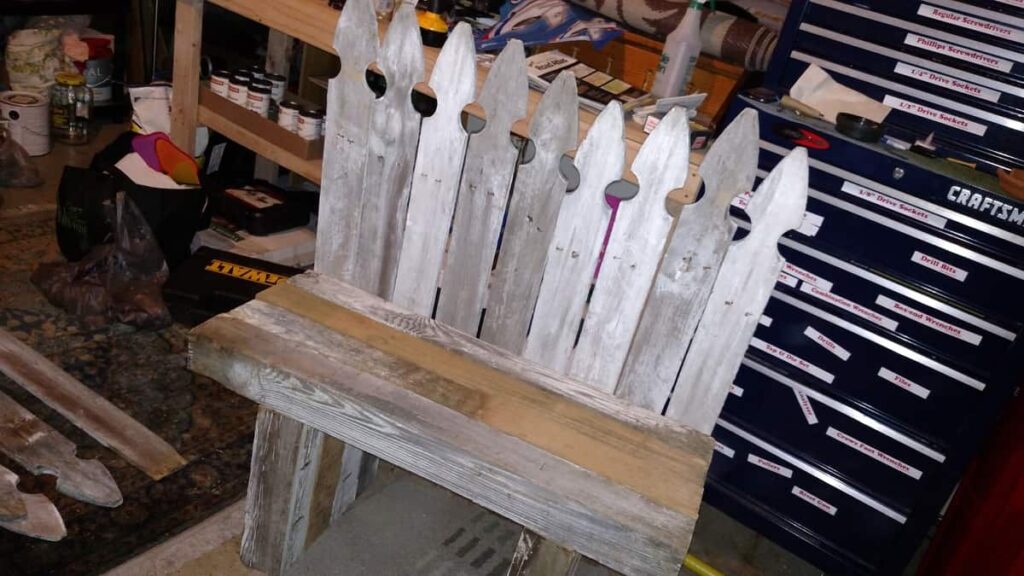 Outdoor Bench Made with my Kreg Jig https://www.b4andafters.com