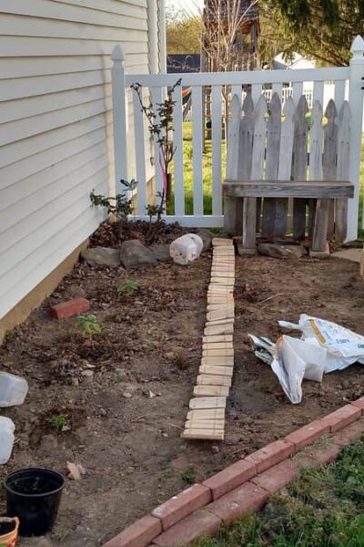 Landscaping the Right Side of our House with a Dry Riverbed https://www.b4andafters.com