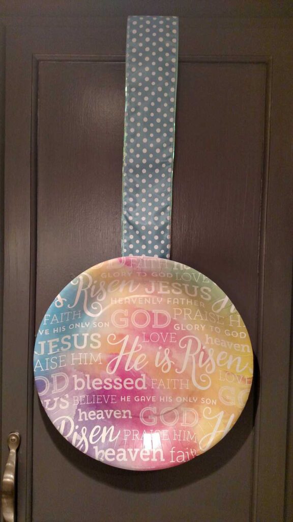 Easy Easter Kitchen Cabinet Decor https://www.b4andafters.com closeup of ribbon and paper plate