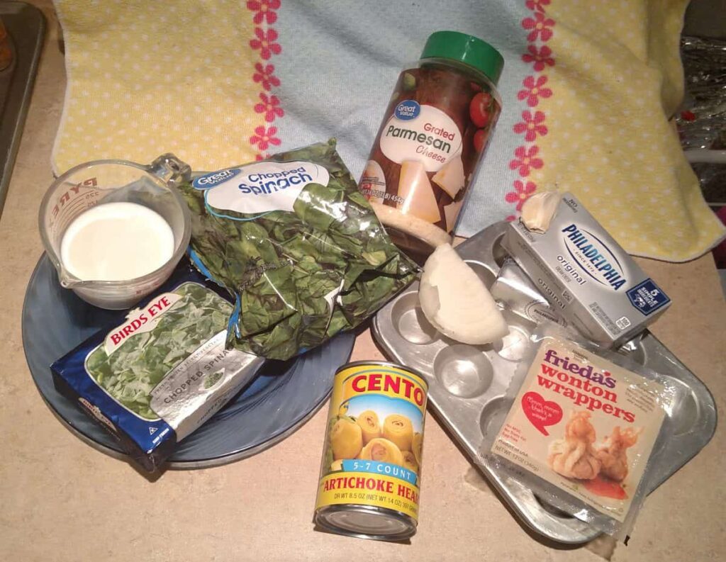 Easy Spinach and Artichoke Dip https://www.b4andafters.com