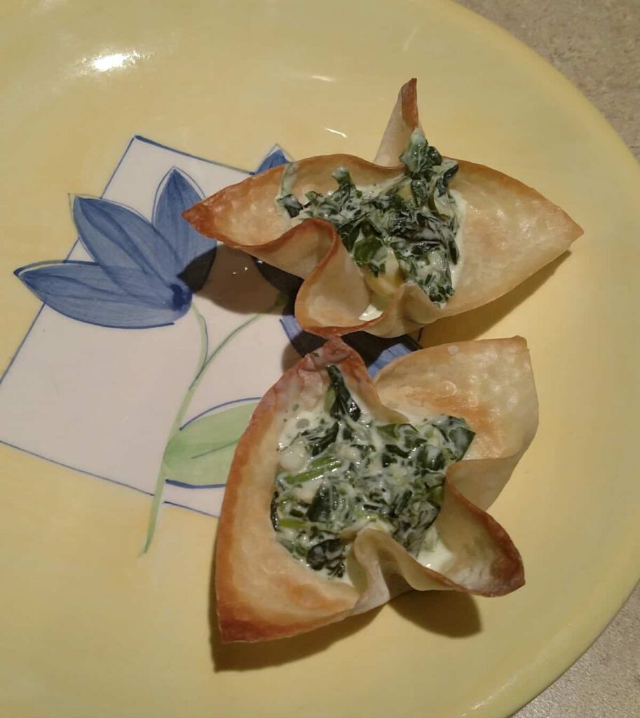 Easy Spinach and Artichoke Dip https://www.b4andafters.com
