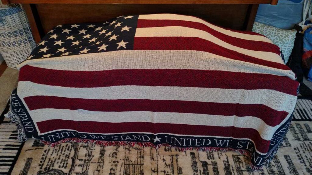 Fourth of July Decor https://www.b4andafters.com flag afghan