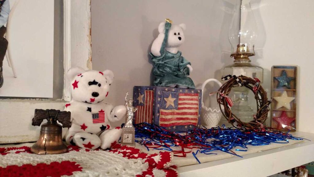 Fourth of July Decor https://www.b4andafters.com patriotic bears