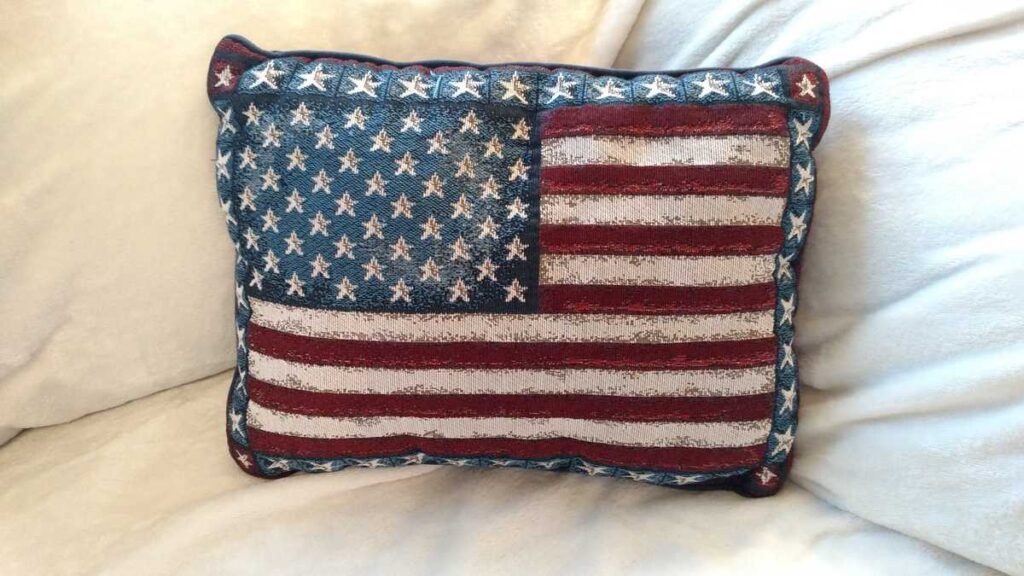Fourth of July Decor https://www.b4andafters.com flag pillow