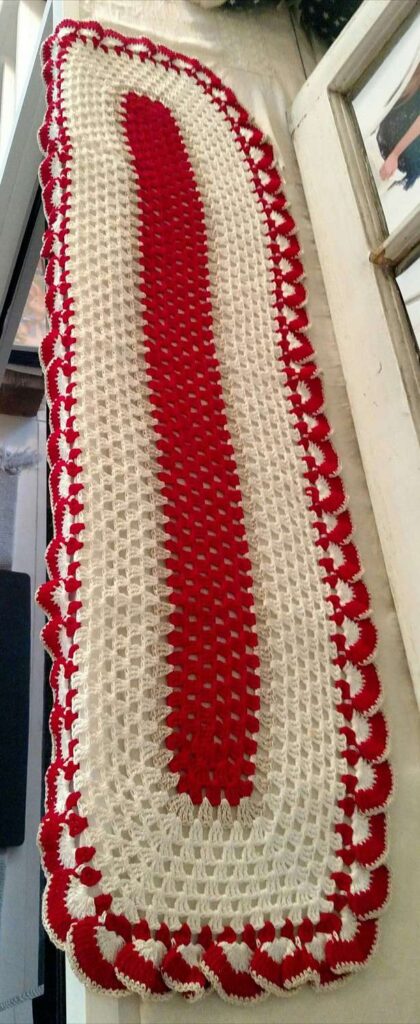 Fourth of July Decor https://www.b4andafters.com red, white and gold dresser scarf crocheted