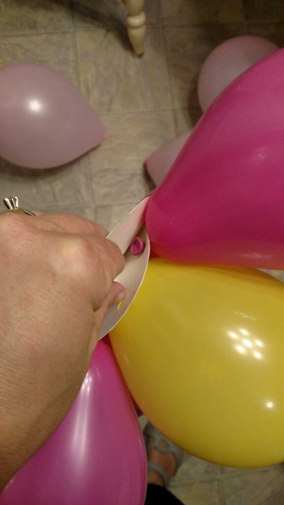 another closeup of flower balloon how-to