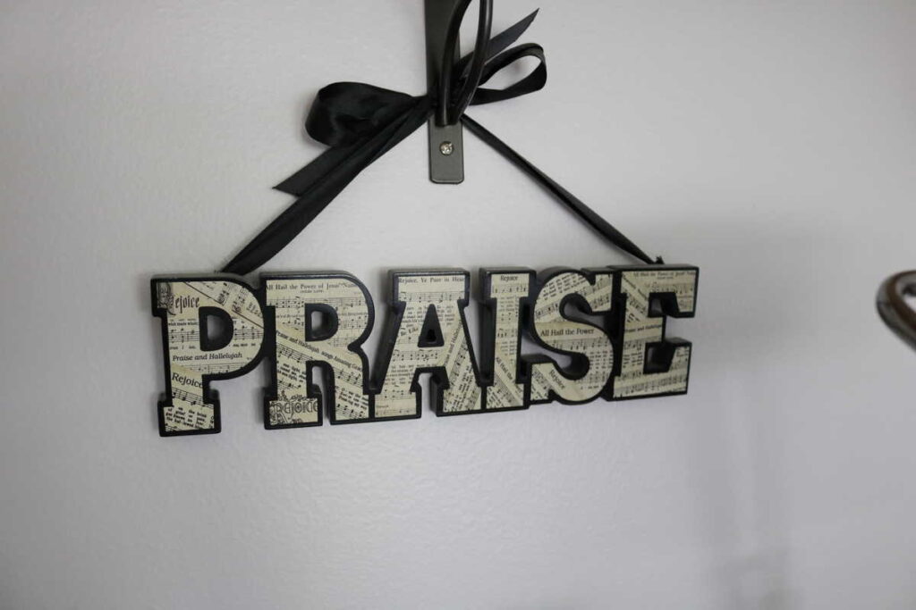 Piano Decor https://www.b4andafters.com Praise music sign