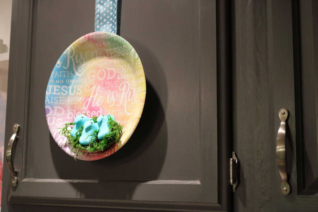 Easy Easter Kitchen Cabinet Decor https://www.b4andafters.com paper plate with peeps nest