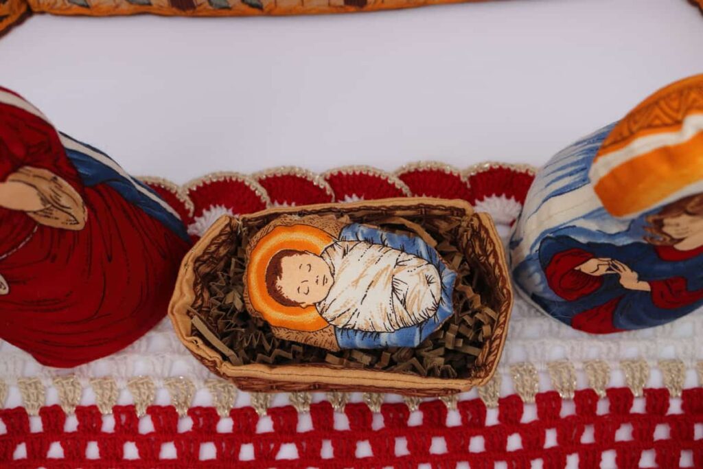 https://www.b4andafters.com/christmas-nativity-scene