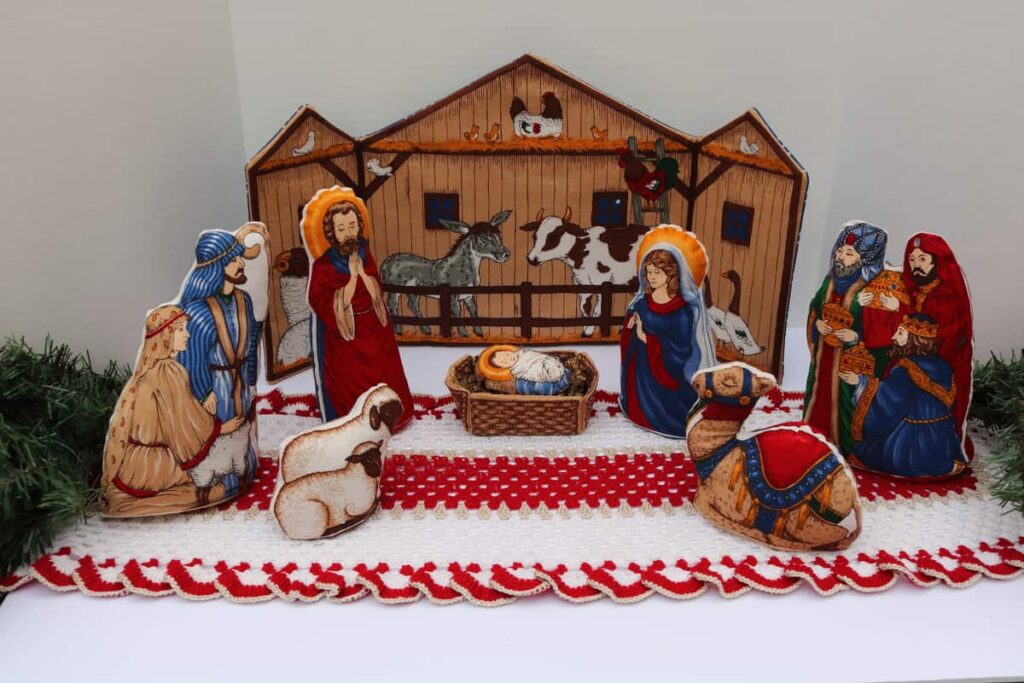 https://www.b4andafters.com/christmas-nativity-scene