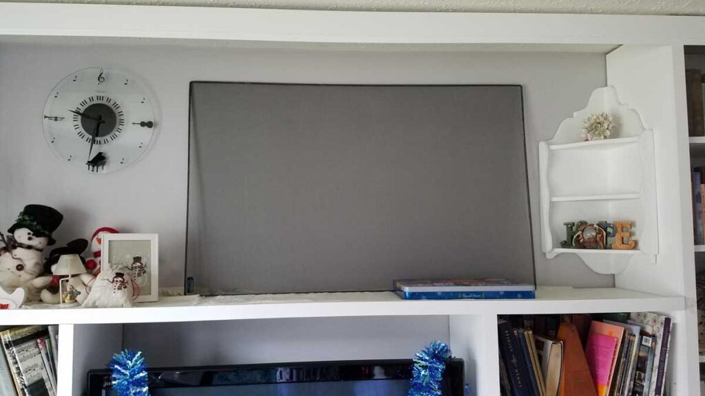 black screen in mantel area