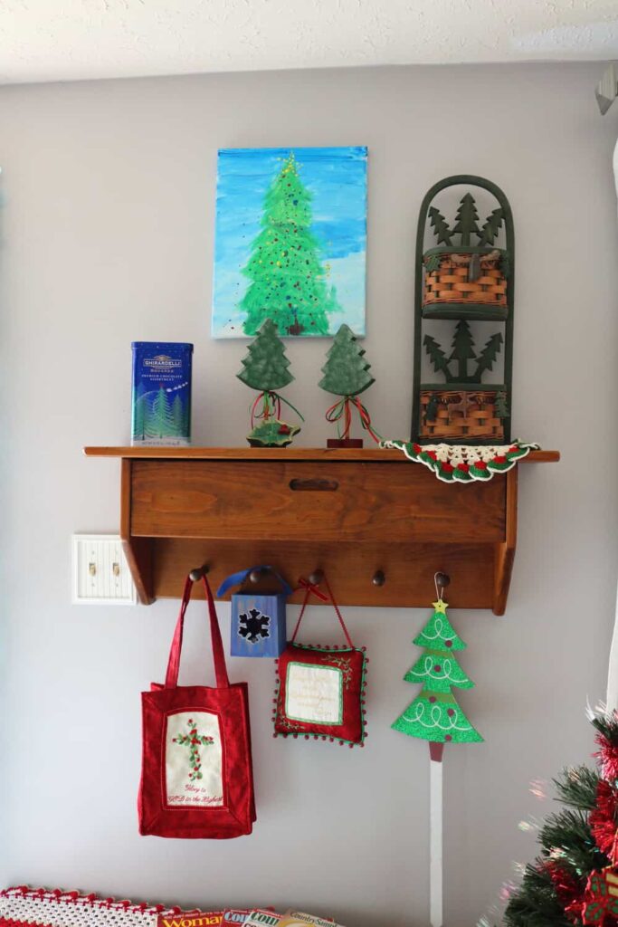 https://www.b4andafters.com/christmas-decor