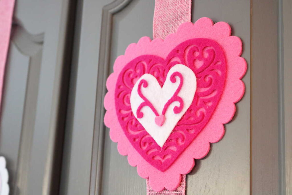 https://www.b4andafters.com/kitchen-cupboard-valentine-decor