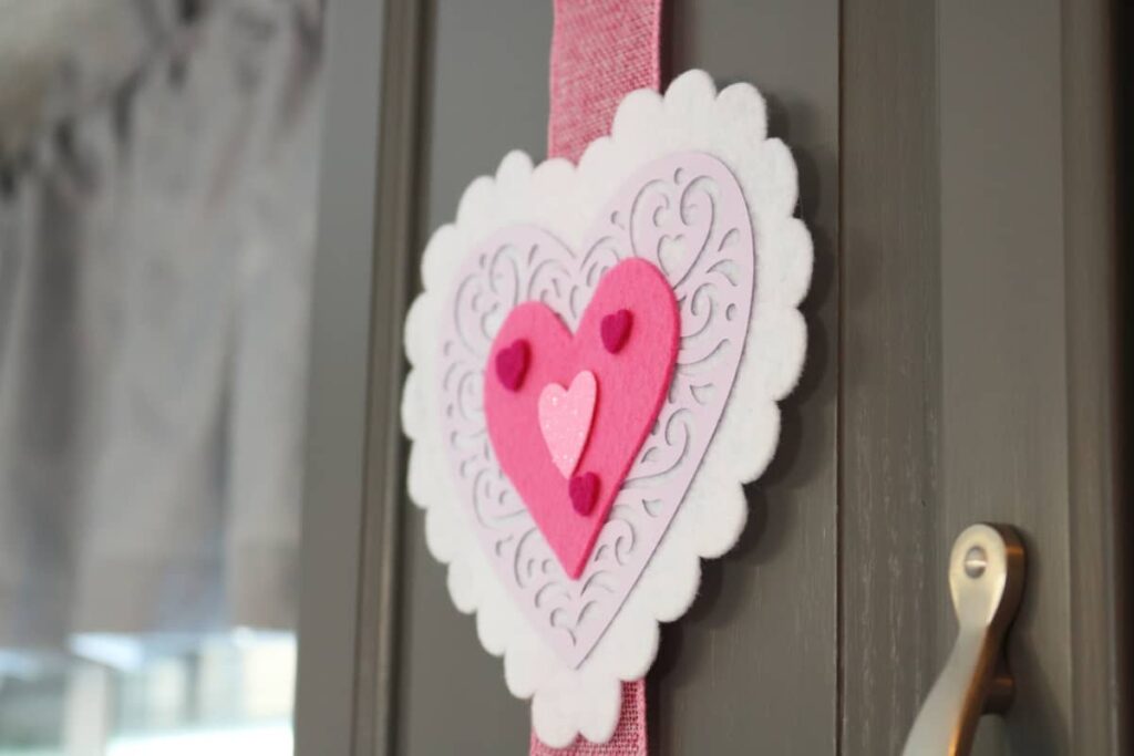 https://www.b4andafters.com/kitchen-cupboard-valentine-decor