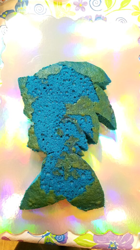 sonic the hedgehog silhouette in cake