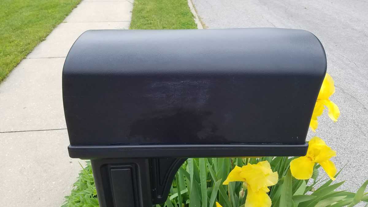 Black mailbox before makeover B4 and Afters