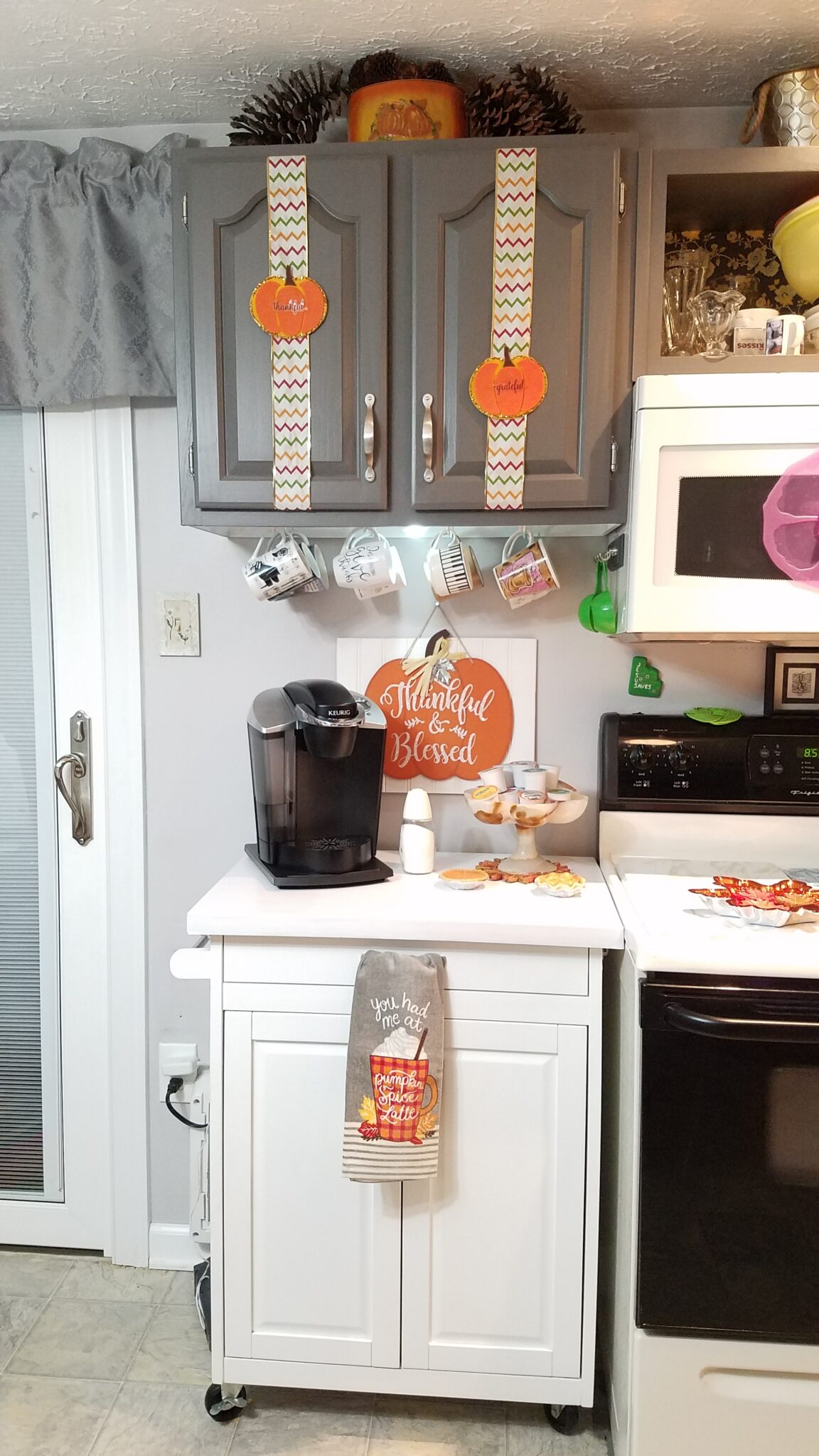 Felt Pumpkin Kitchen Decor – B4 and Afters - Fall Decor