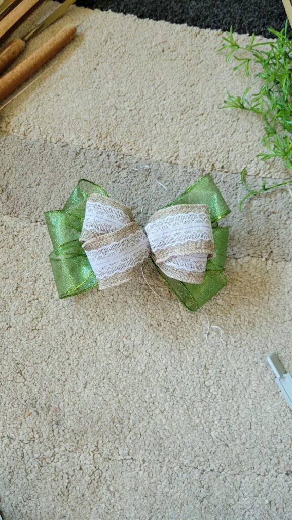 green and neutral ribbon