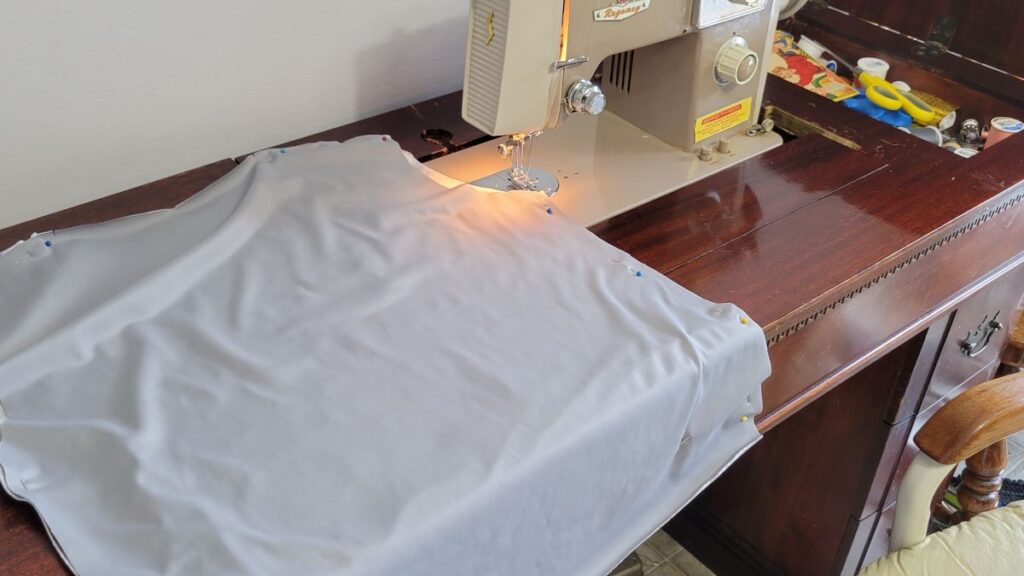 sewing machine sewing seams