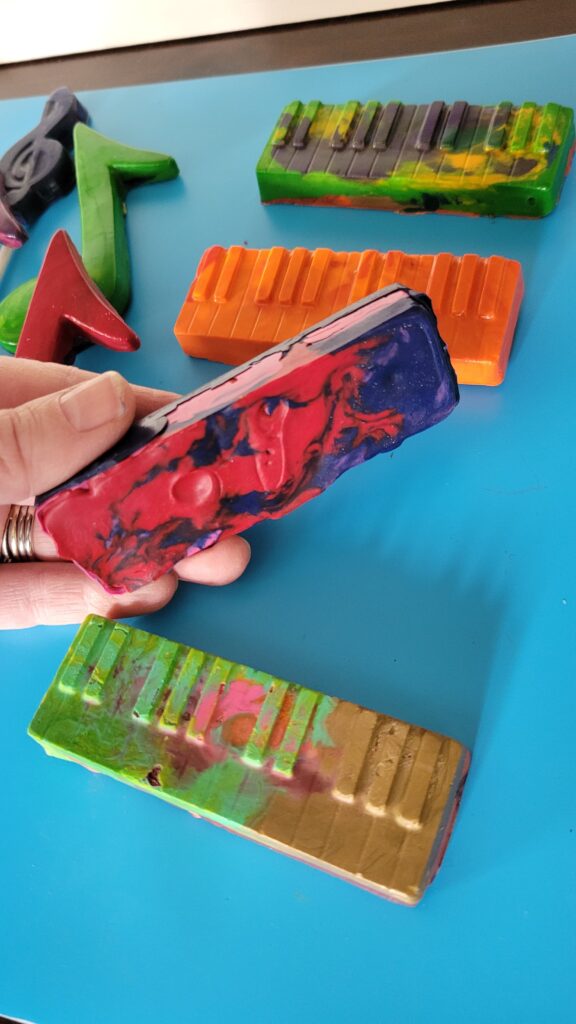 the back of a crayon piano mold