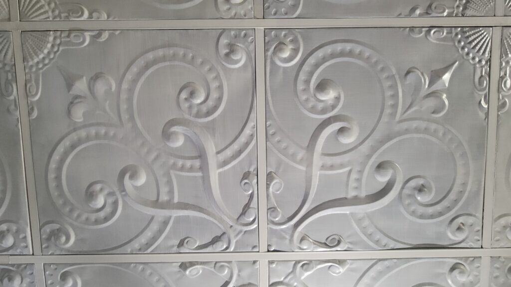 fleur de lis ceiling pattern