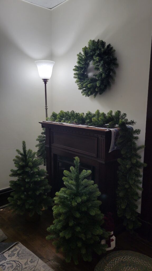 Wreath Garland Tree set from King of Christmas